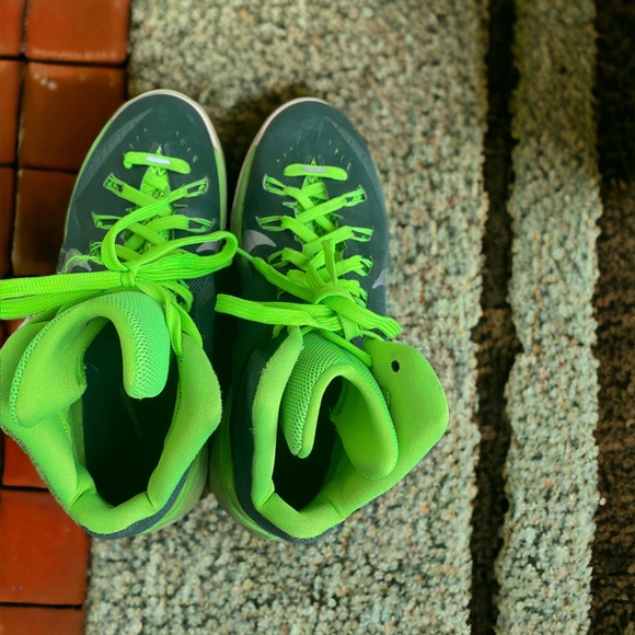Nike | Hyperdunk | Neon Green | Basketball Shoes | Size 7.5 - Picture 2 of 7